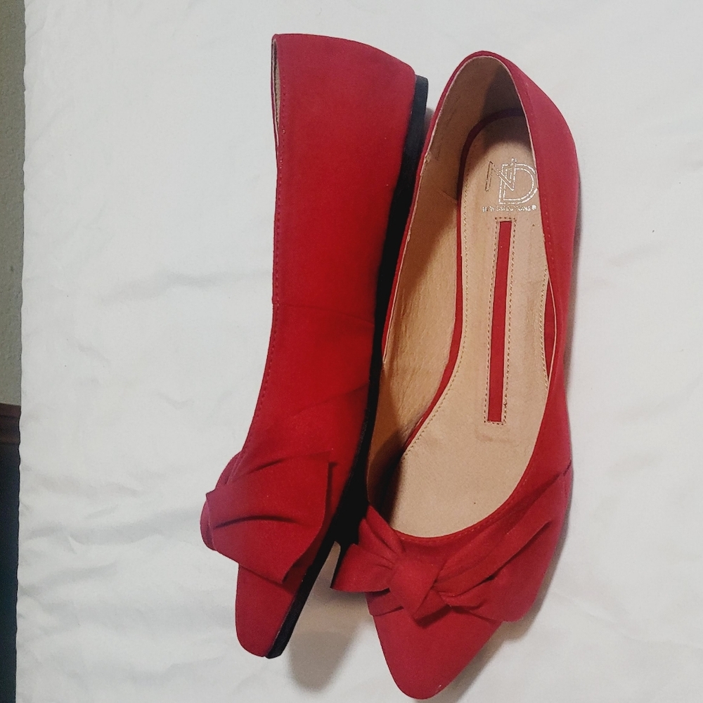 New Directions “Red Callie” Flats Size 10. - Picture 2 of 12